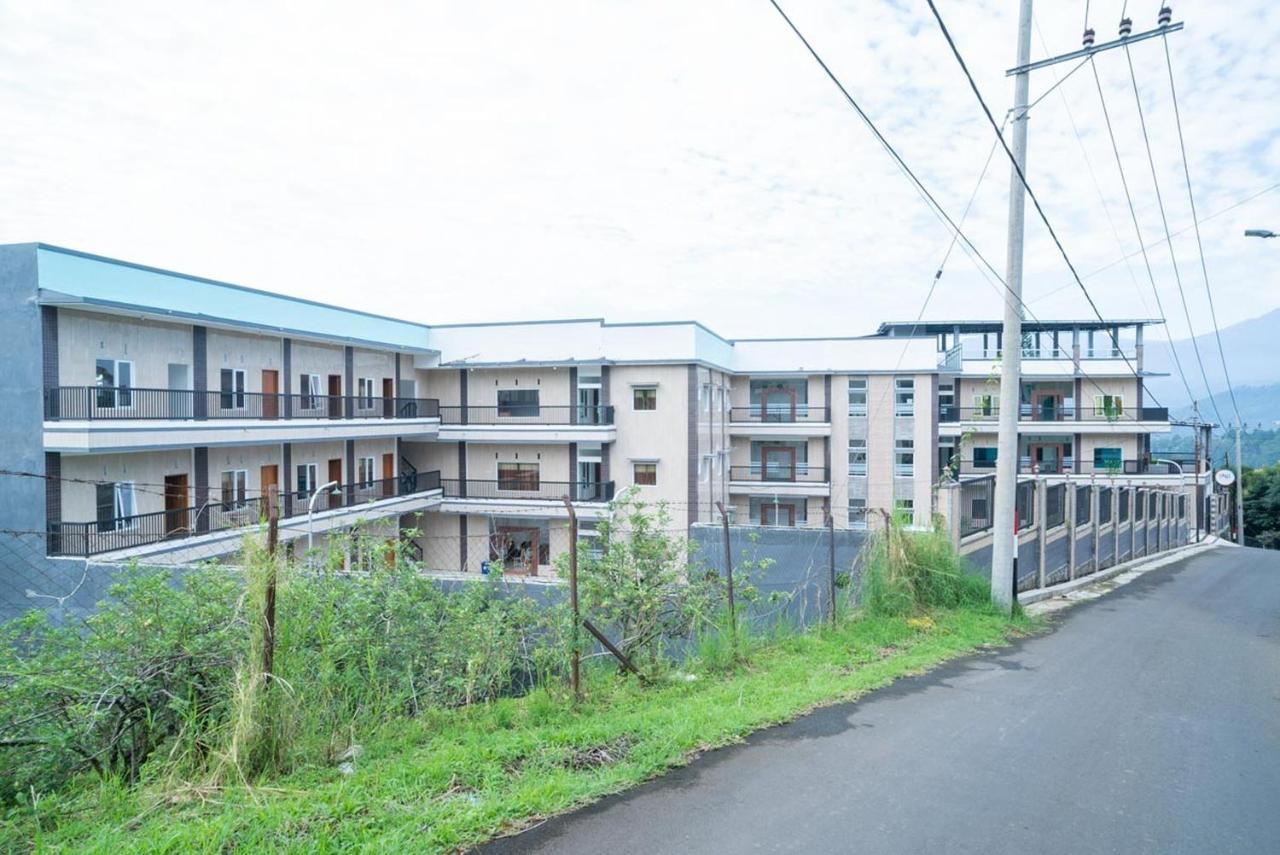 Sans Hotel Queen Batu Sumber Brantas Zewnętrze zdjęcie