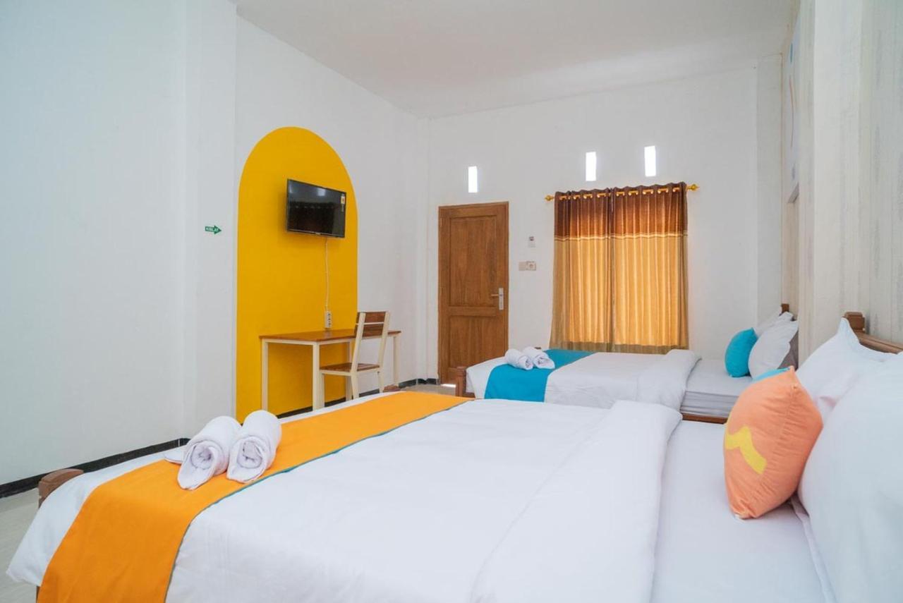 Sans Hotel Queen Batu Sumber Brantas Zewnętrze zdjęcie