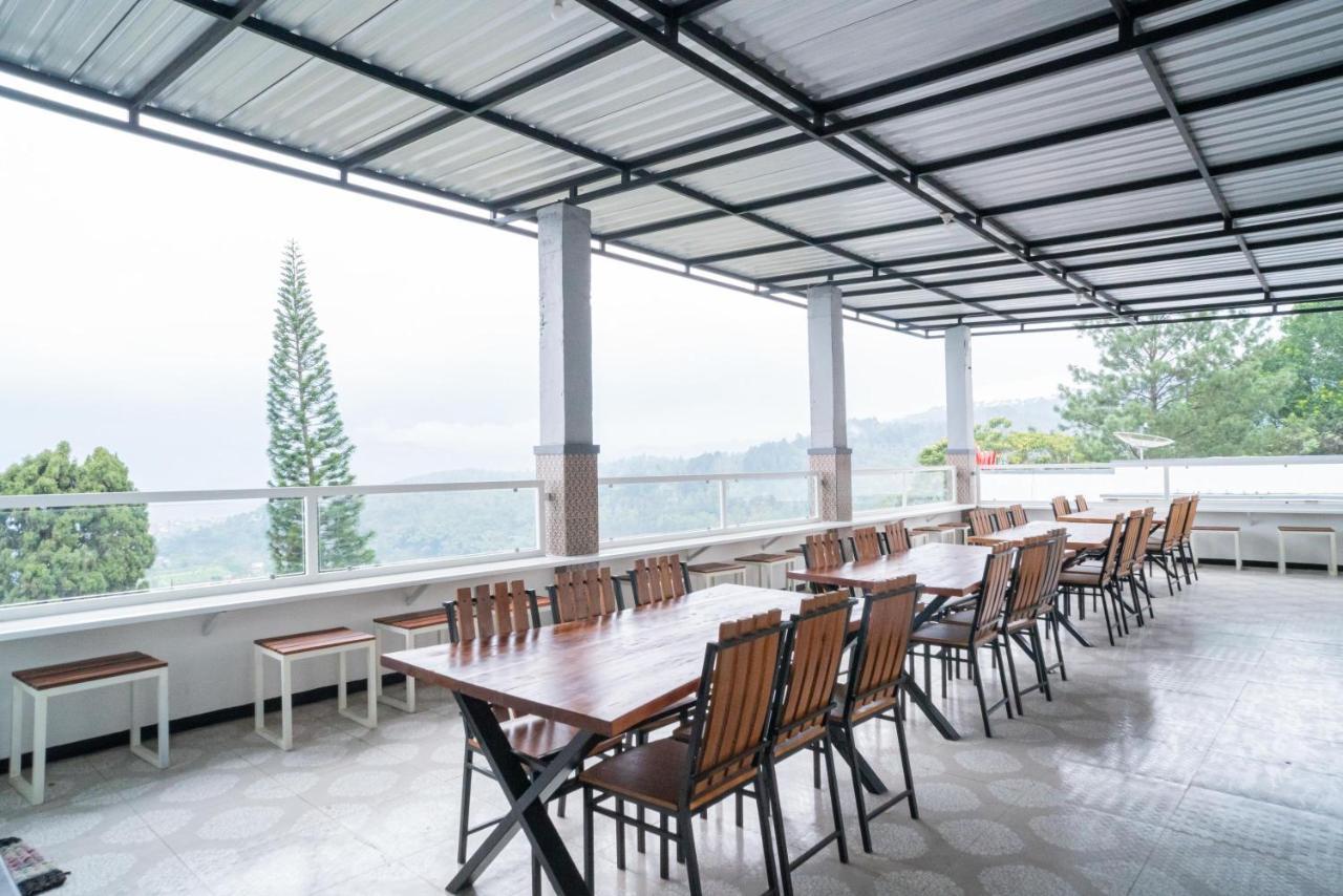Sans Hotel Queen Batu Sumber Brantas Zewnętrze zdjęcie